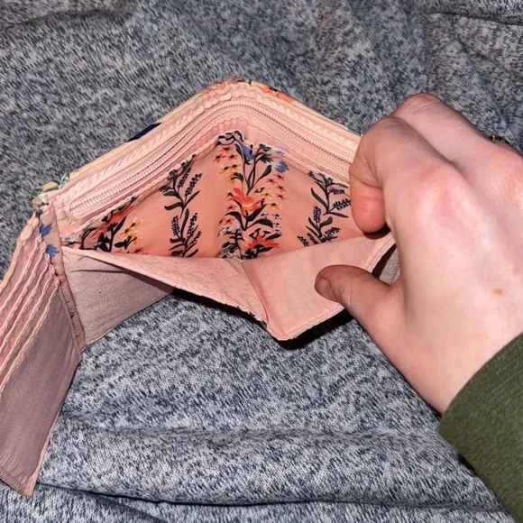 Vera Bradley Women's Cotton RFID Riley Compact Wallet Paradise Coral - Picture 6 of 8